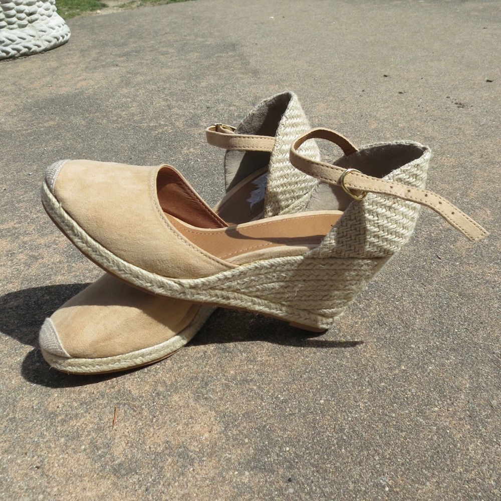 H&M Wedge-heel sandals!